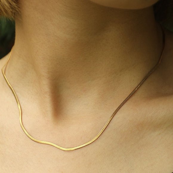 MILA Mini Snake Skin Textured Chain Necklace - Picture 1 of 10